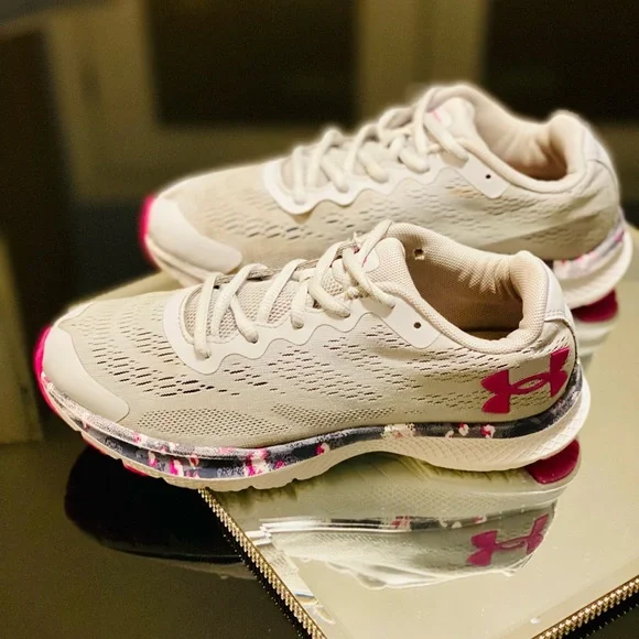 Under Armour - Picture 4 of 7